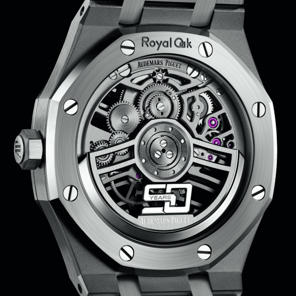Desain Jam Tangan Mewah Yang Rumit 9 - Desain id
